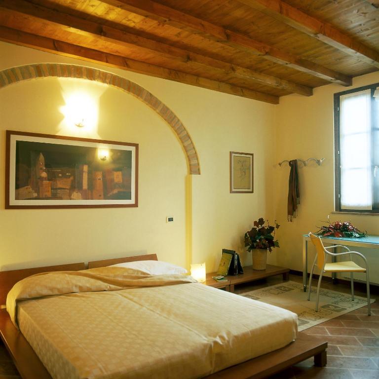 Agriturismo Santa Maria Bressanoro Castelleone Экстерьер фото